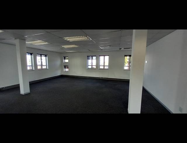 217M² OFFICE TO LET IN BRYANSTON